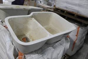 lot 109 image: Wilson Art Double Sink White