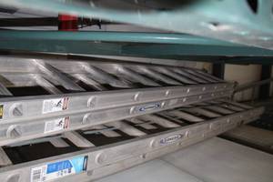 lot 6 image: Werner Heavy Duty Aluminum Extension Ladder 28ft.