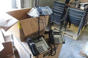 lot 142 image: Lot of (5) AT&T Small Business System Office Telephone Sets
