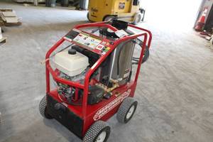 lot 3 image: Magnum 4000 Gold Hot Water Pressure Washer