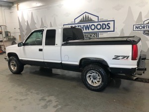 1998 Chevrolet Silverado LS 4x4 -No Reserve-