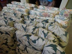 lot 17 image: 2 sets - 4 Each Patio Cushions