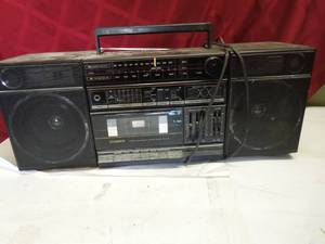 lot 32 image: Fisher Boom Box with Cassette and removable speakers
