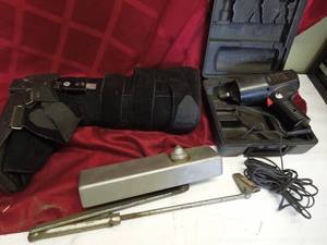 lot 39 image: Leg brace, Industrial Door Closer, 12 Vt Electric Impact