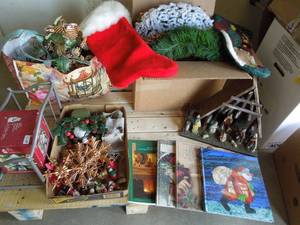 lot 45 image: Nativity, Christmas and Other Dcor