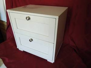 lot 51 image: White 2-drawer Cabinet