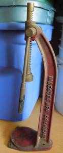 lot 61 image: Indestro Bottle Capper - Antique - Made in Chicago