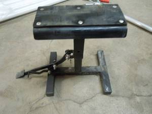 lot 83 image: Lifting Dirt Bike Stand