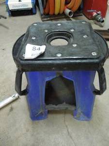 lot 84 image: Dirt Bike Stand