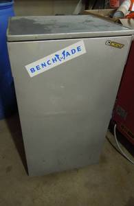 lot 85 image: Mini Fridge