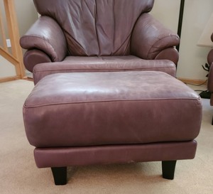 lot 7 image: Leather Chair With Matching Ottoman