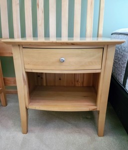 lot 31 image: Queen Headboard And Matching Nightstands
