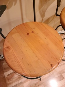 lot 39 image: Trio of Fish Barstools