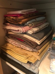 lot 198 image: Closet of Sewing FabricMisc