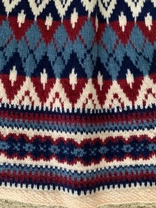 lot 143 image: Womens Vintage Multi Color Knit Skirt