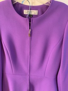 lot 159 image: Ladies Suit By Arthur Levine For Tahari