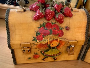 lot 166 image: Three Vintage Lunchbox Style Purses