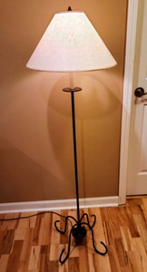 lot 54 image: Metal Floor Lamp