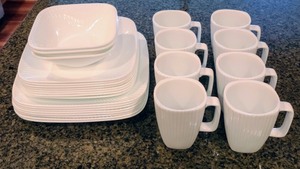 lot 66 image: White Corelle Ultra Dish Set