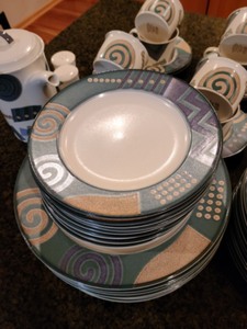 lot 79 image: Mikasa Intaglio Dish Set