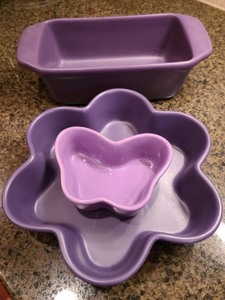 lot 81 image: Purple Chantal Bakeware And Glass Bowl