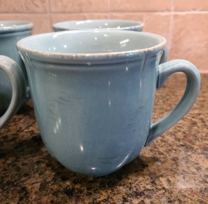 lot 103 image: Mint Chantel Teapot And 4 Mugs