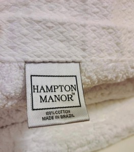 lot 136 image: White Cotton Towel Set