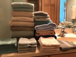 lot 137 image: Small Lot Of Towels