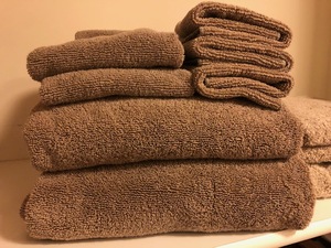 lot 139 image: Lot Of BrownLight Brown Towels