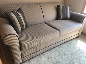 lot 220 image: Sleeper Loveseat