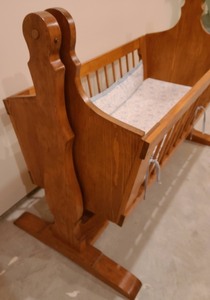 lot 254 image: Wooden BassinetCradle