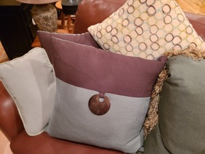 lot 261 image: Lot Of 12 ThrowAccent Pillows