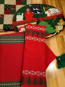 lot 266 image: Christmas Linens and Tree Skirt