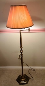 lot 268 image: Brass Floor Lamp