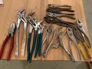 lot 278 image: Lot of Pliers
