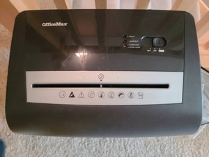 lot 313 image: Office Max Paper Shredder