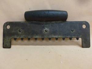 lot 44 image: Antique Specialty Tool