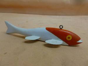 lot 85 image: Custom Made Spearing Decoy