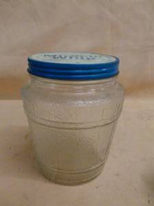 lot 95 image: Vintage Jar