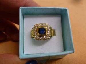 lot 111 image: Ladies Ring
