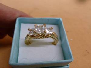 lot 112 image: Ladies Ring