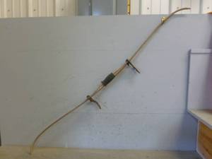 lot 127 image: Vintage Bow