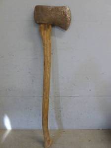 lot 128 image: Vintage Ax