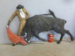 lot 129 image: Vintage Decoration