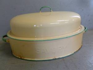 lot 141 image: Vintage Enamelware