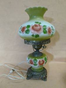 lot 143 image: Vintage Lamp
