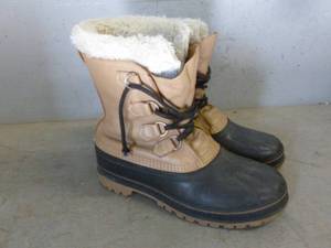 lot 149 image: Soral Boots
