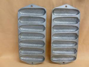 lot 190 image: Corn Bread Pans