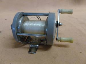 lot 203 image: Vintage Bait Caster Reel