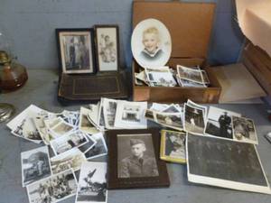 lot 272 image: Vintage Black & White Pictures